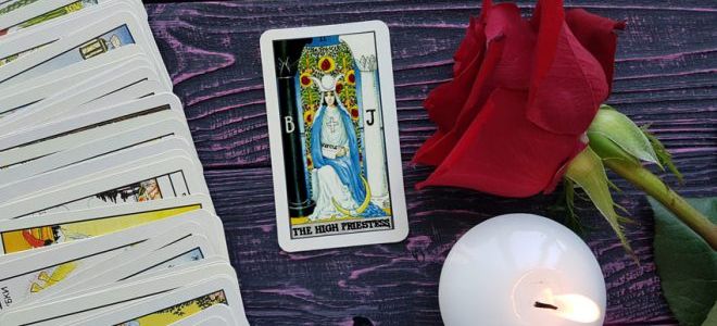 The High Priestess card meaning in tarot readings