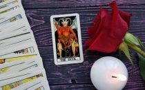 The reversed Devil tarot card — meaning of major arcana